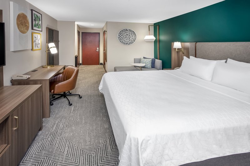 HOLIDAY INN QUINCY EAST