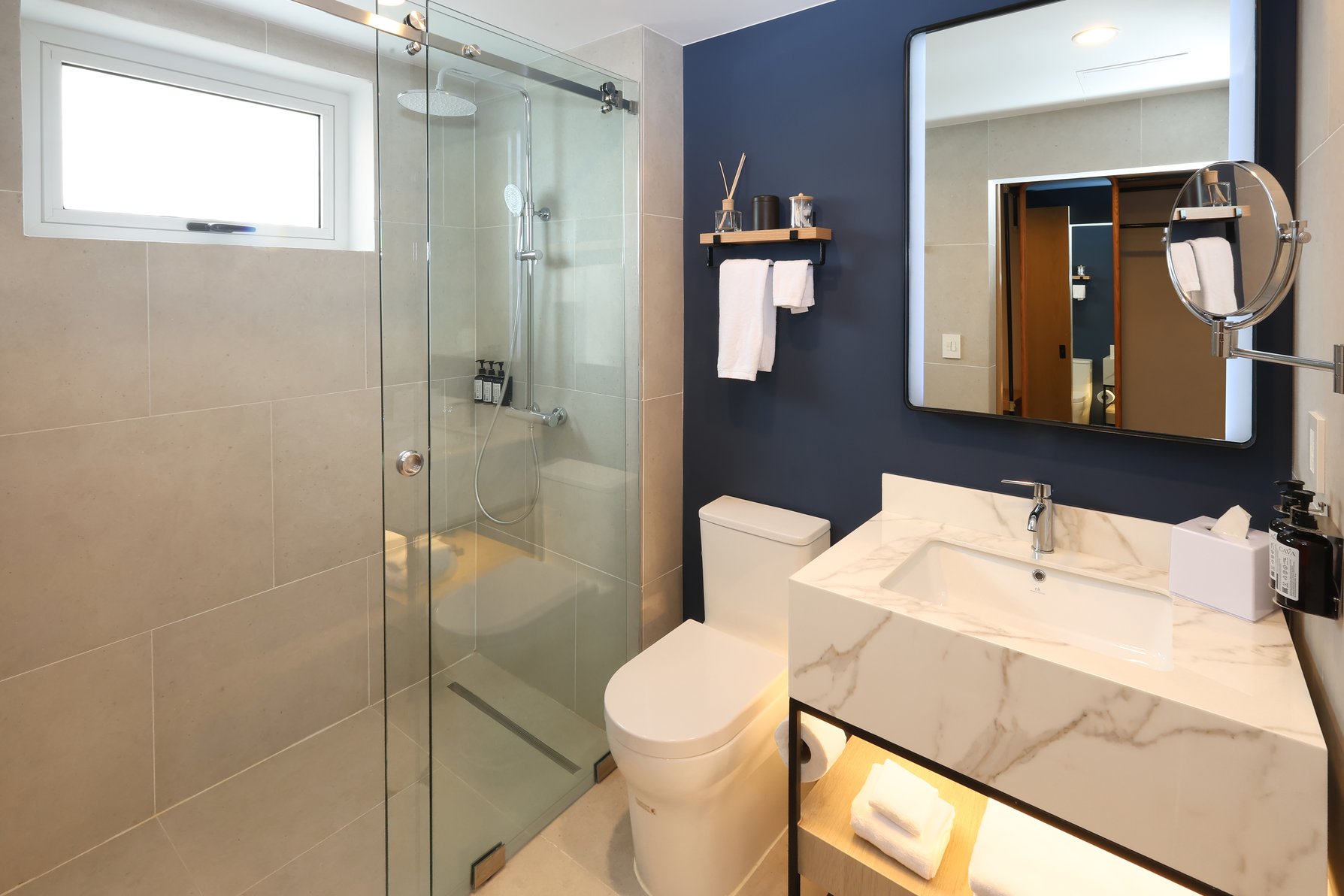voco SURFSIDE ARUBA by IHG Room Type - 1 King Premium Pet Friendly