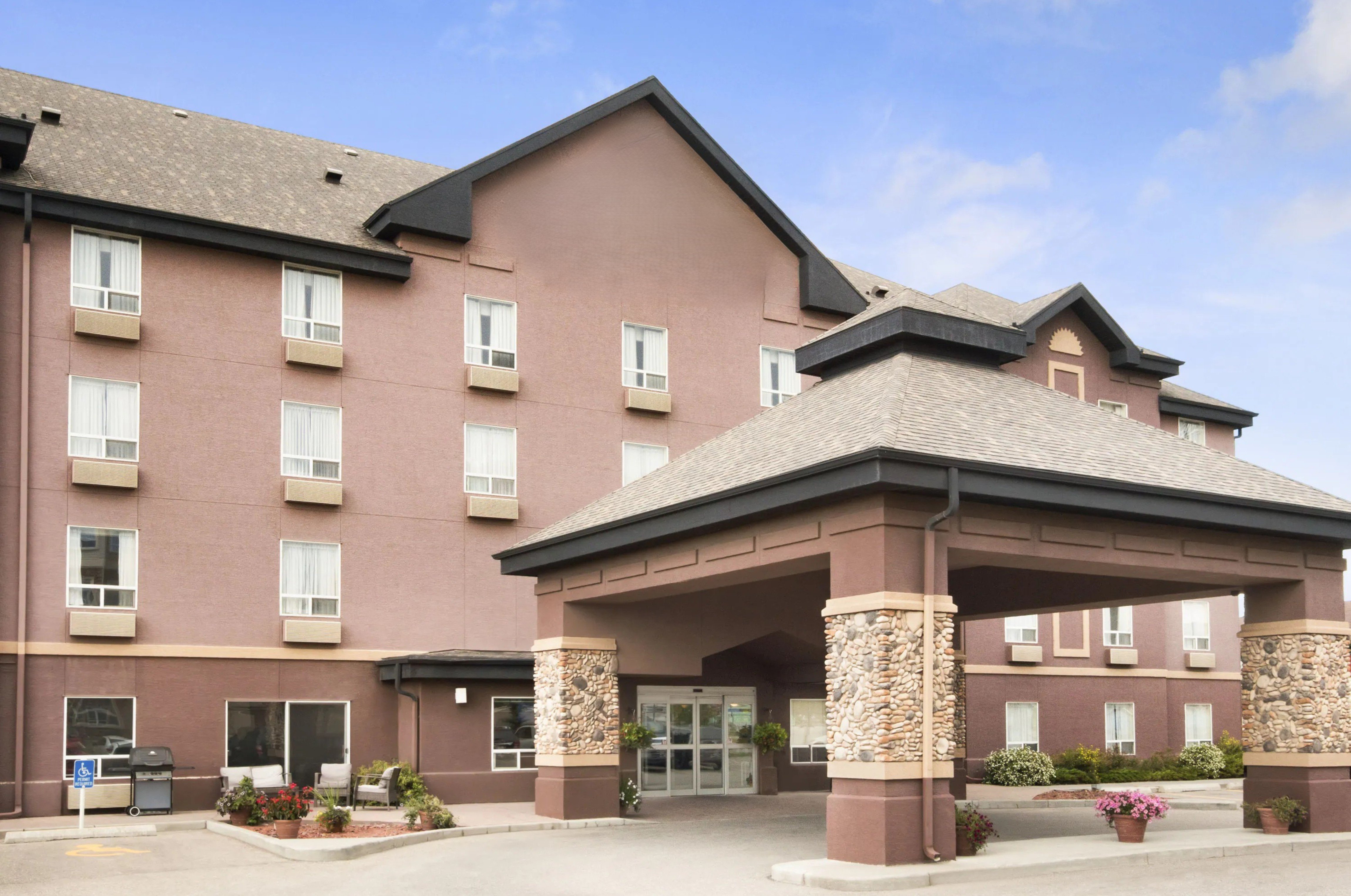 Prairie Crest Hotel Calgary