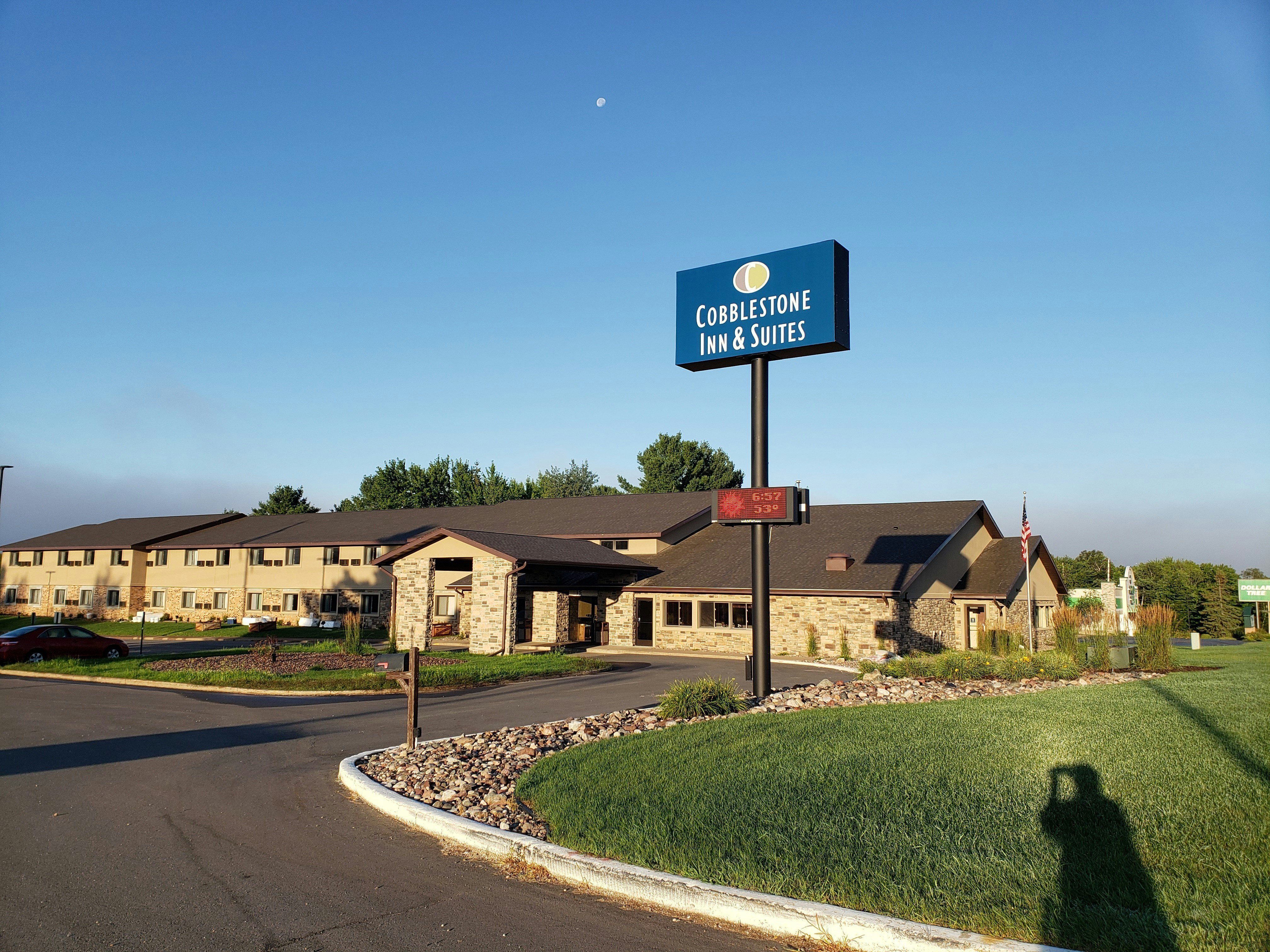 Cobblestone Inn & Suites