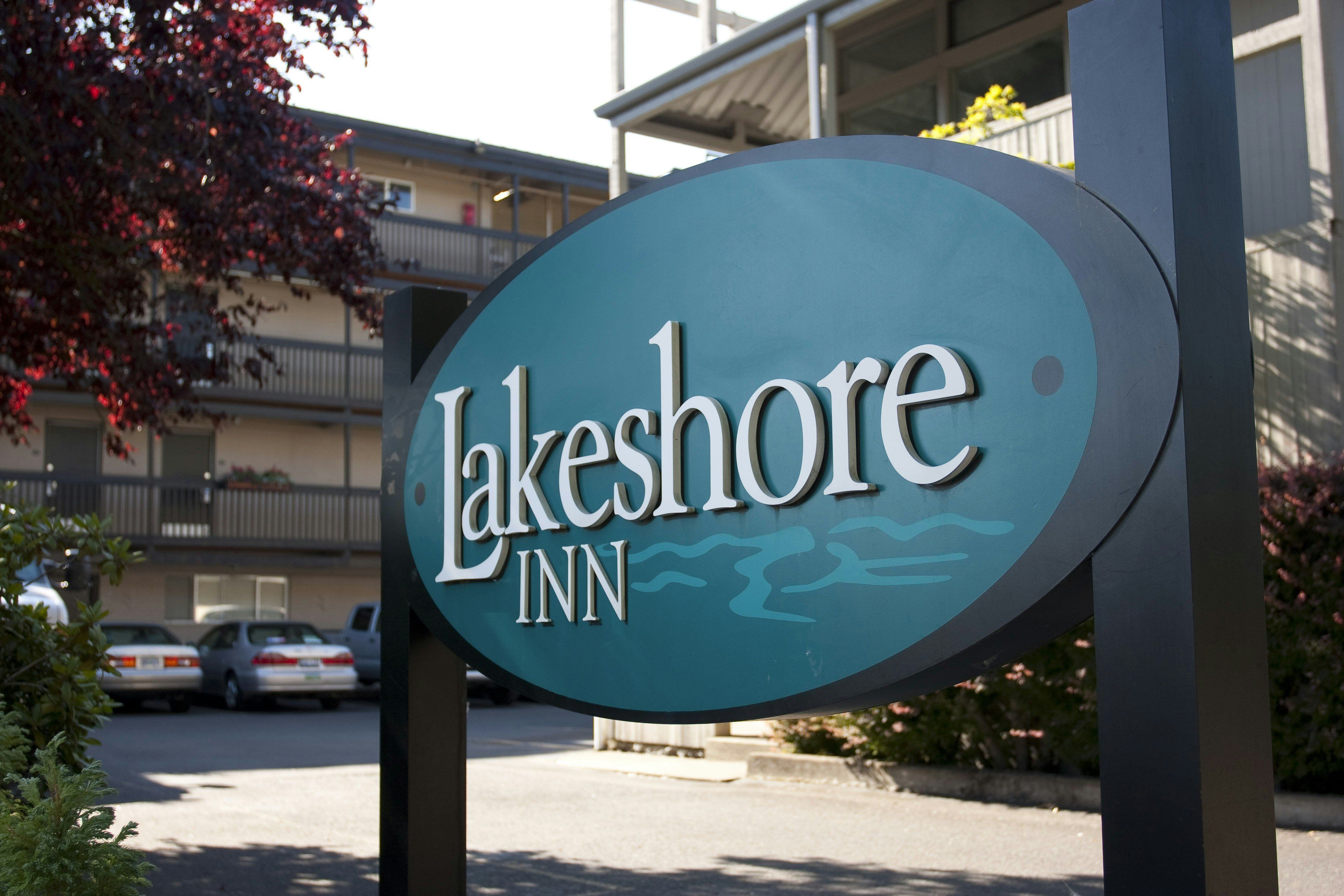 Lakeshore Inn