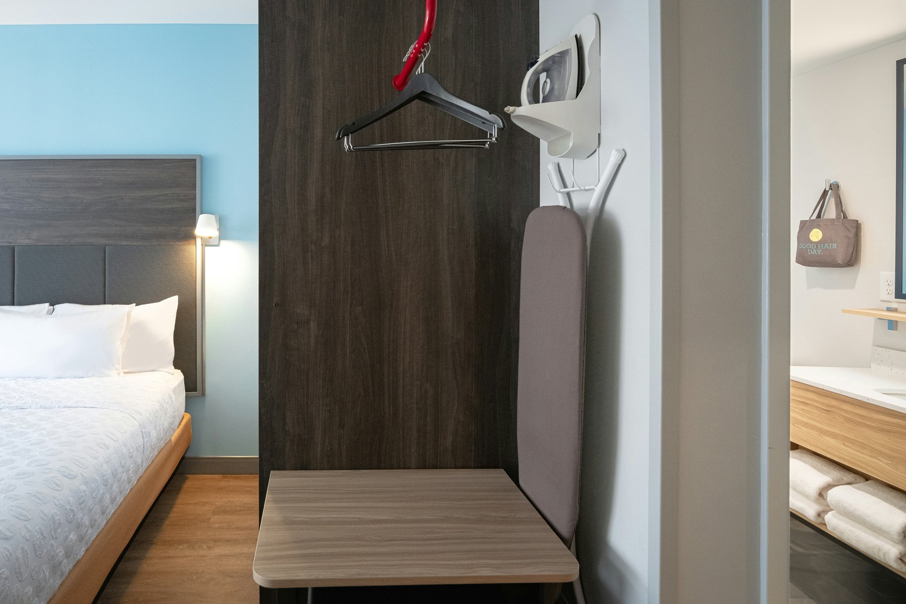 Tru by Hilton Spring Hill Room Type - 1 KING BED
