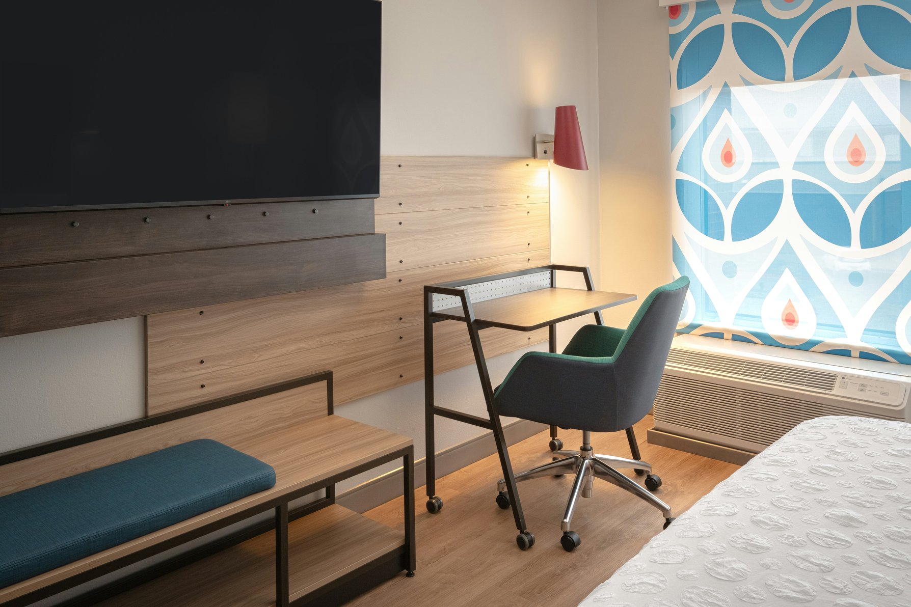 Tru by Hilton Spring Hill Room Type - 1 KING HEARING ACCESSIBLE