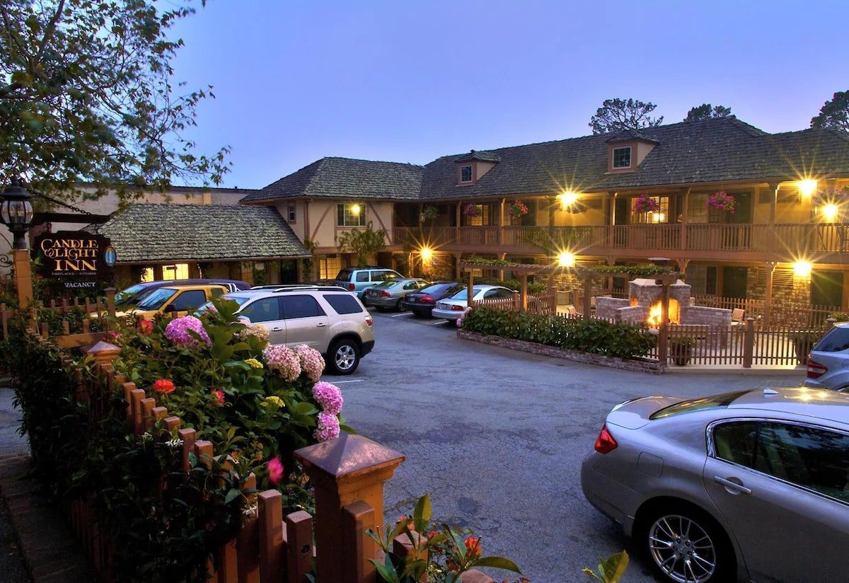 Candle Light Inn