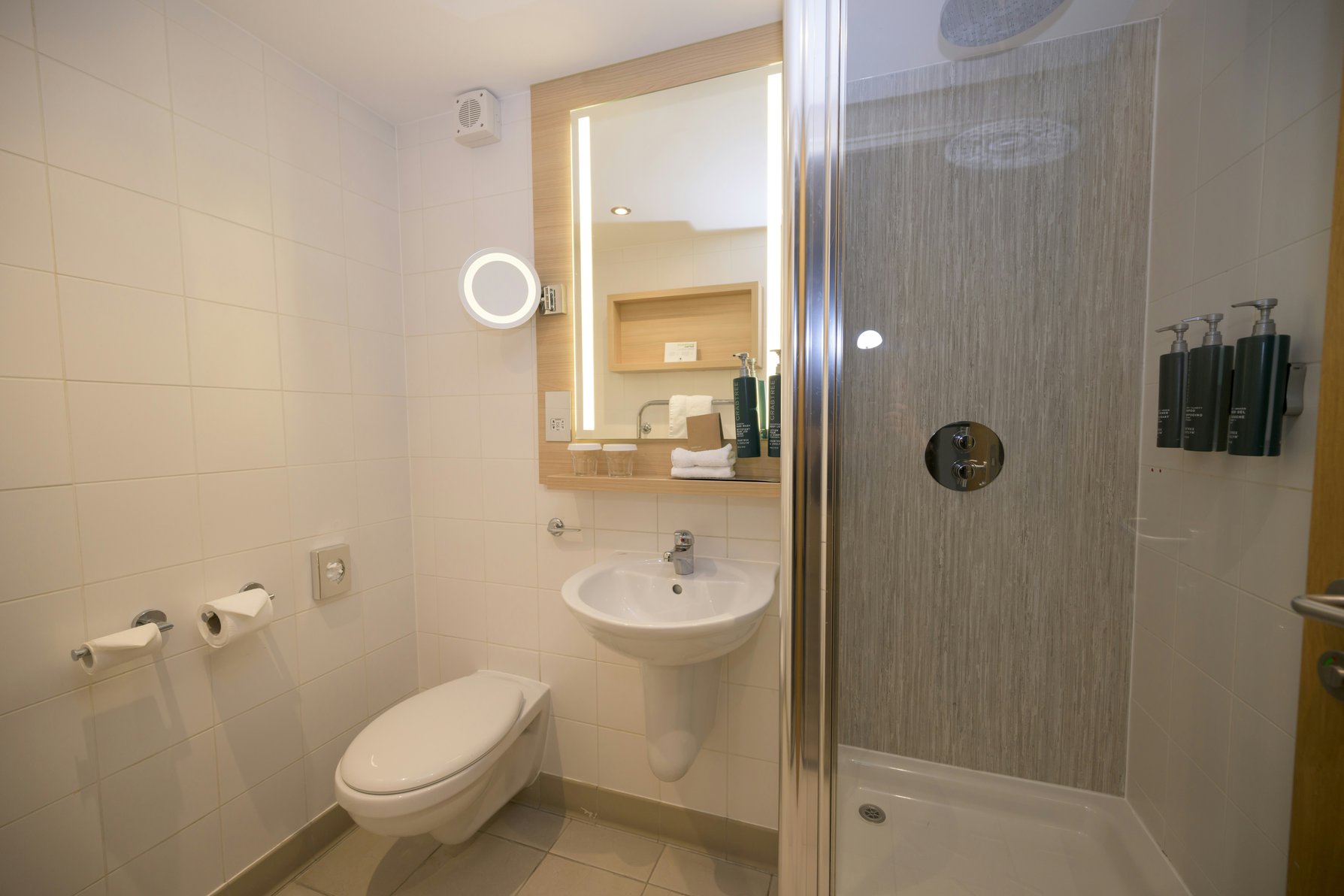 Doubletree by Hilton at the Ricoh Arena - Coventry Room Type - QUEEN GUEST ROOM WITH VIEW