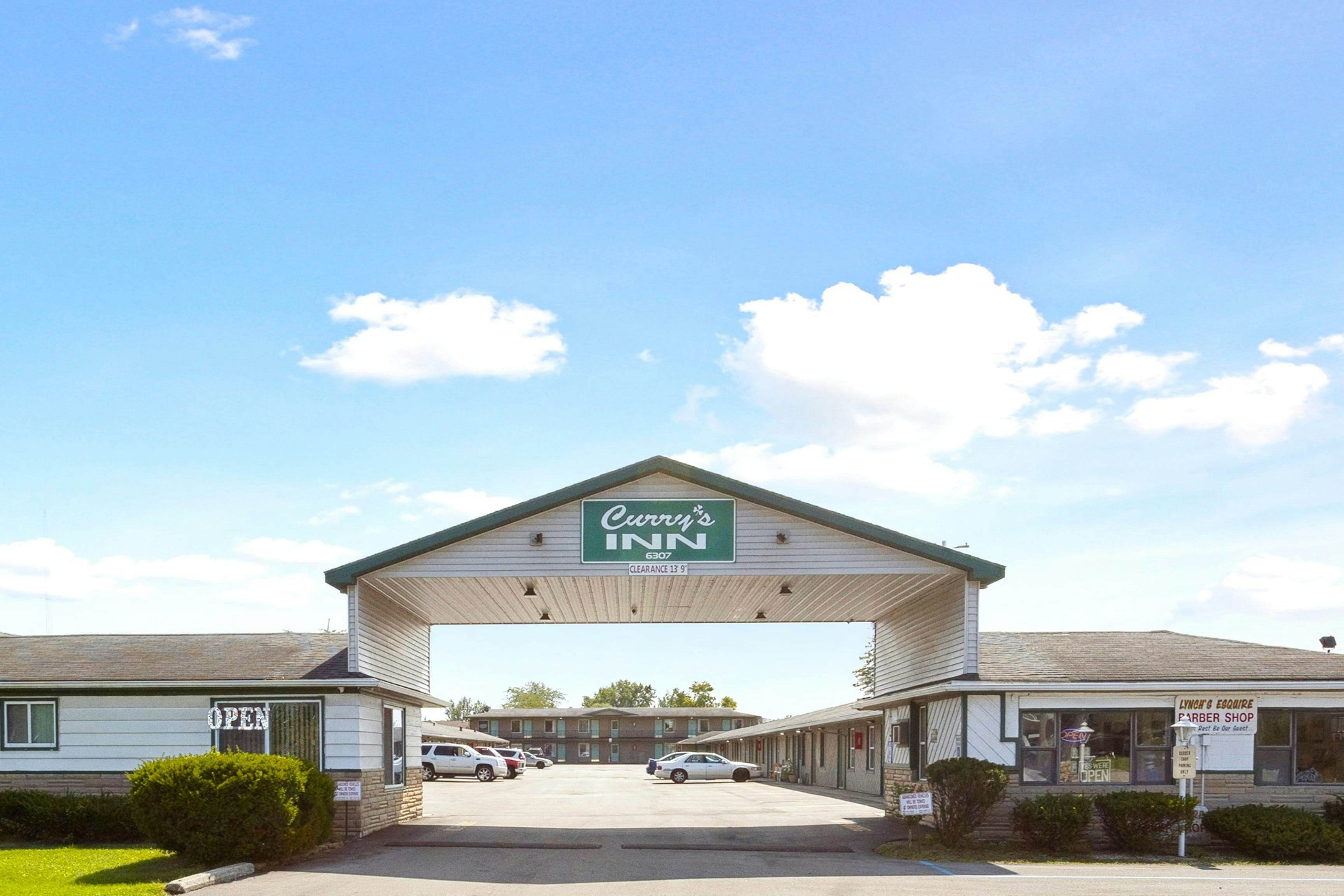 Currys Motel Saginaw