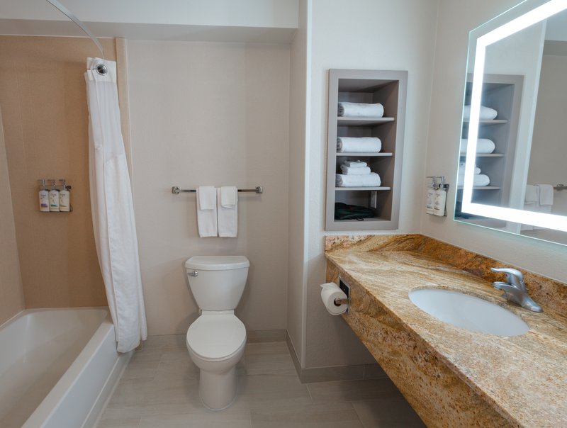 HOLIDAY INN EXP STES LOGAN