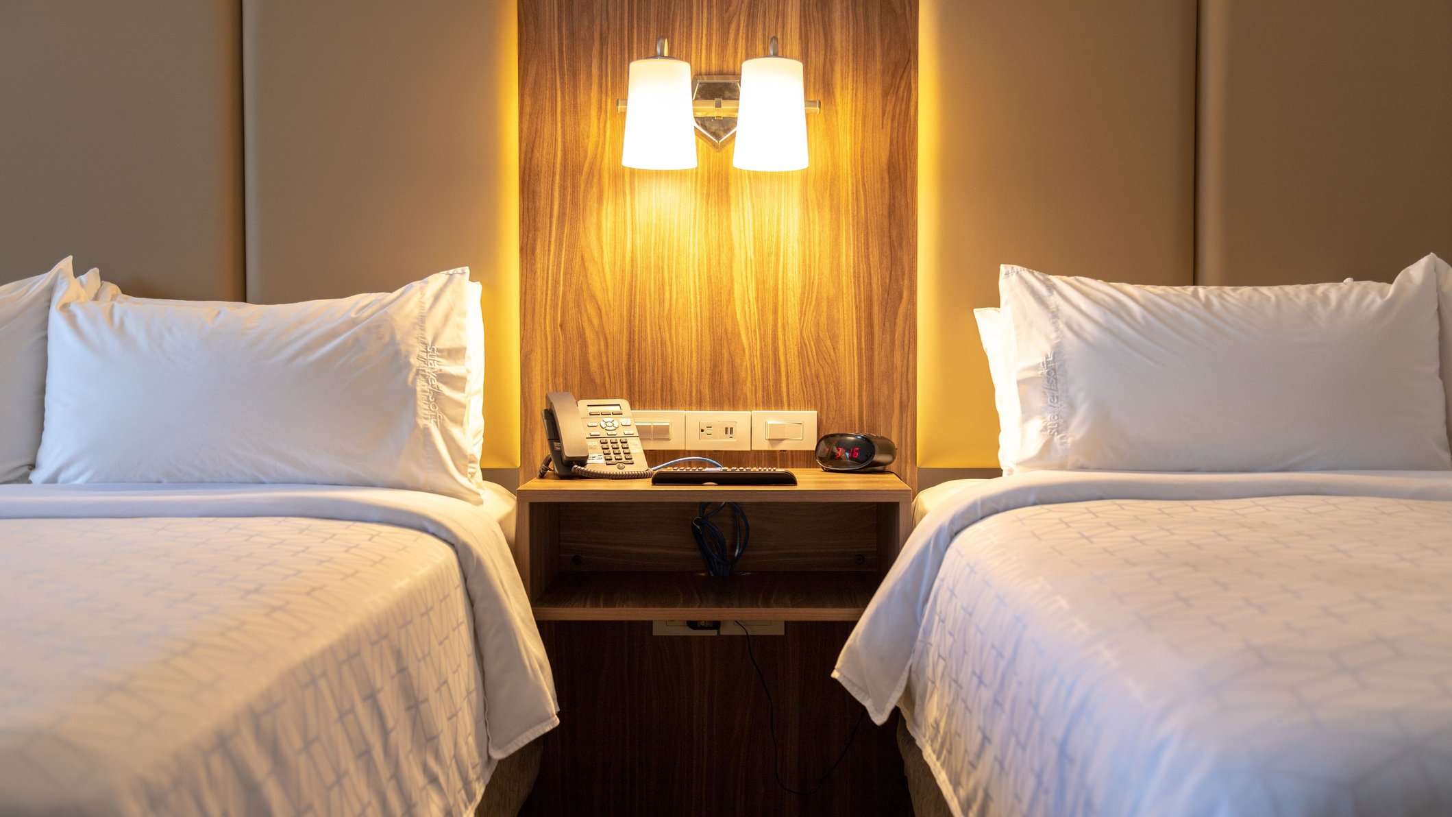 Holiday Inn Express and Suites Ensenada Centro Room Type - 2 Queen Standard