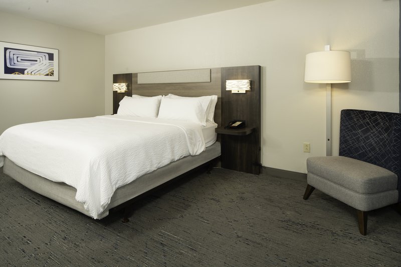 Holiday Inn Express Hotel & Suites ST CHARLES