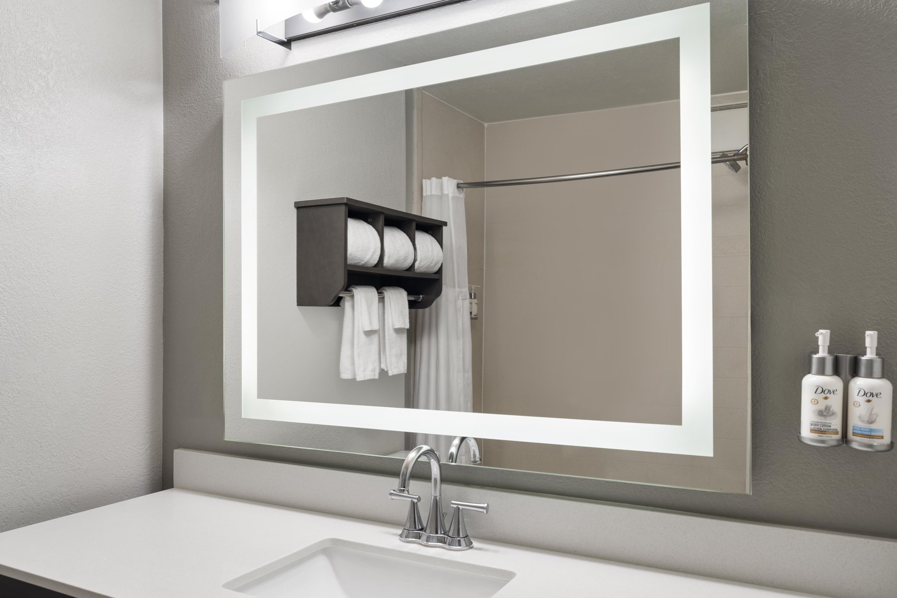 HOTEL LIBERAL by IHG Room Type - 1 King Suite