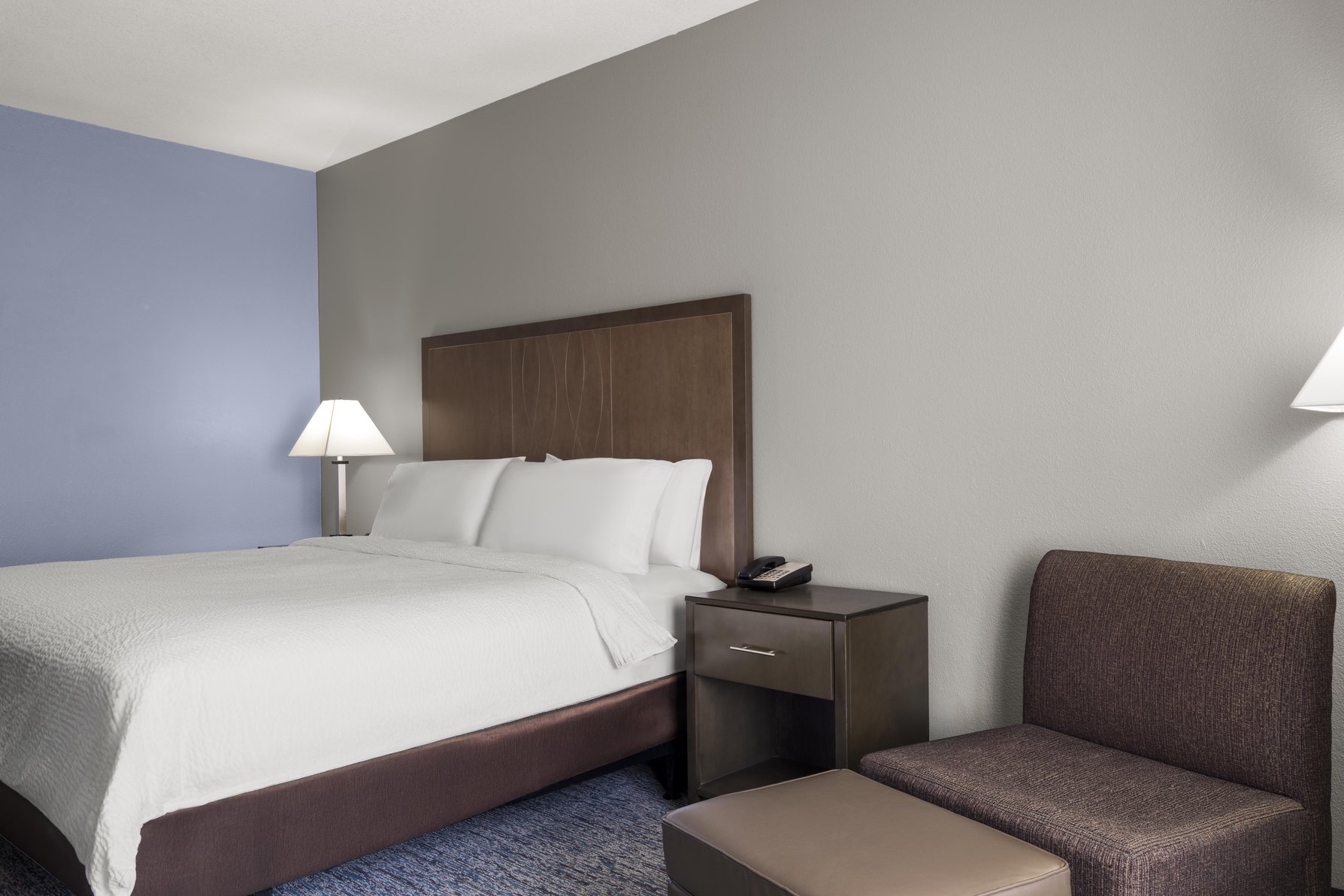 HOTEL LIBERAL by IHG Room Type - 1 King Standard Mobility Accessible Shower