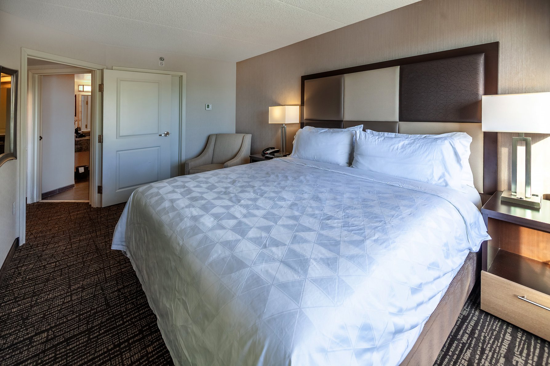 Holiday Inn Scottsdale North- Airpark Room Type - 1 King Bed 1 Bedroom Suite Sofa Bed