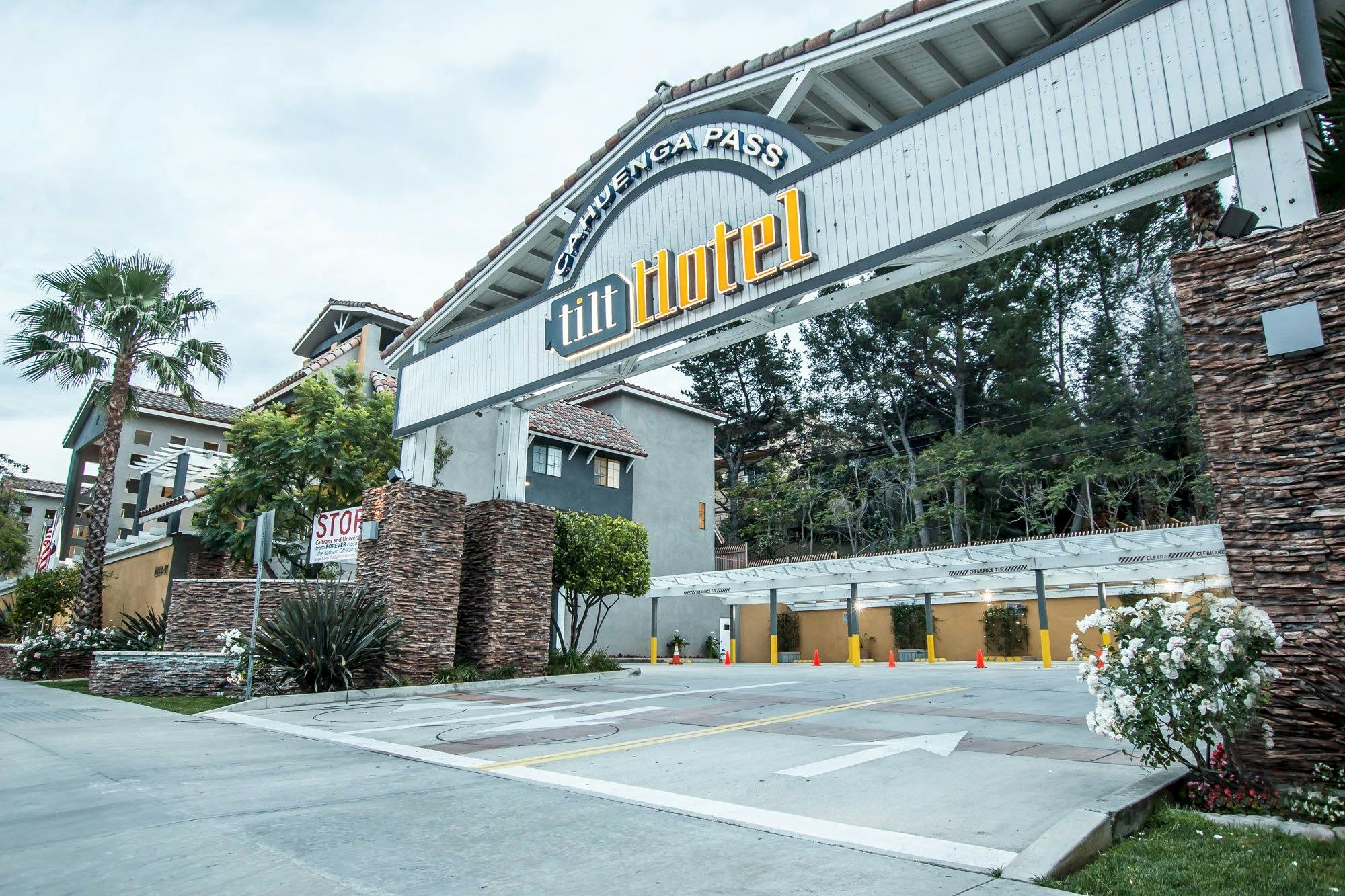 Tilt Hotel Universal/Hollywood, Ascend
