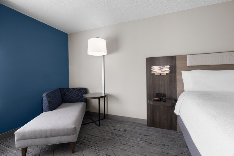 HOLIDAY INN EXP WINSTON SALEM