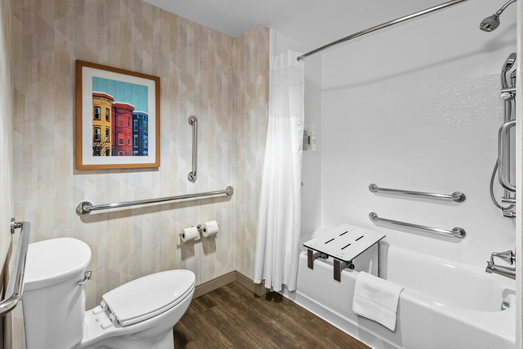 Hampton Inn & Suites Glenarden, MD/Washington DC Room Type - 2 QNS ACCESSIBLE W TUB NS