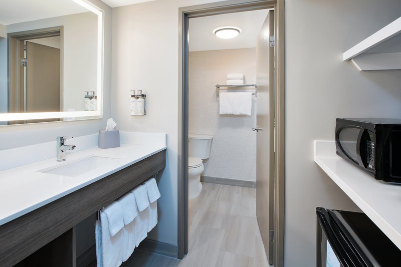 Holiday Inn Express Hotel & Suites Pittsburgh Airport