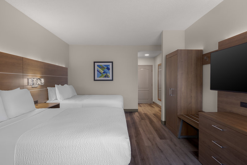 HOLIDAY INN EXPRESS BROADWAY AT THE BEACH