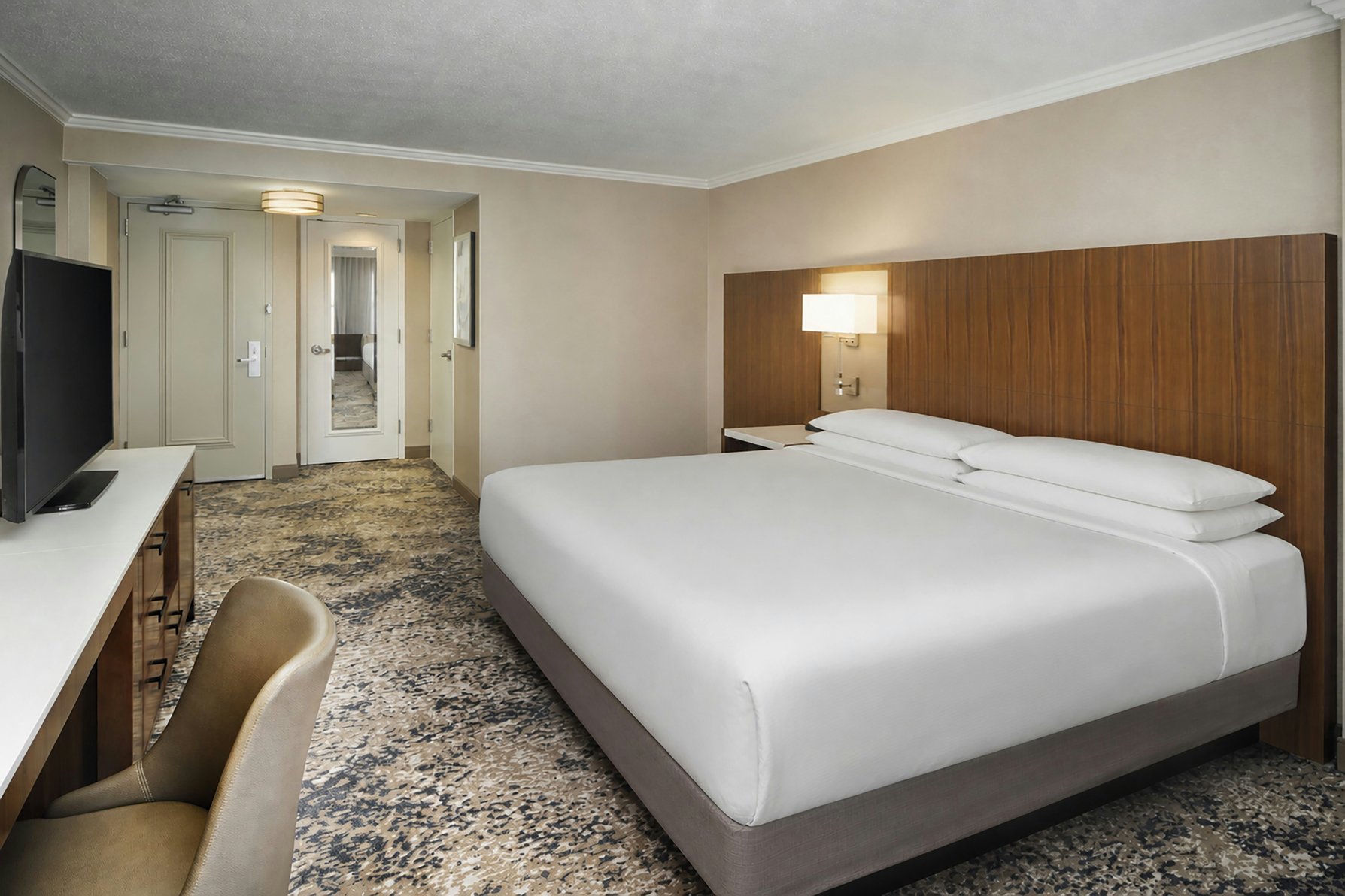 Hilton New Orleans Riverside Room Type - RIVERFRONT 1 KING BED