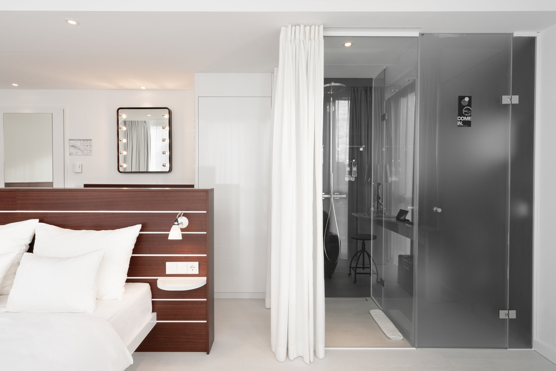 LOTTI HOTEL HAMBURG by IHG Room Type - Loft Canal View Room