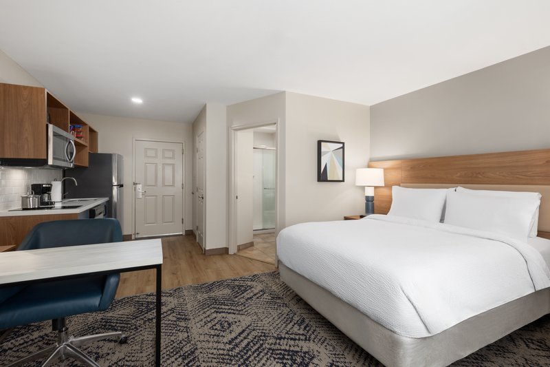 STUDIO SUITE 1 BD WITH SHOWER NONSMOKING