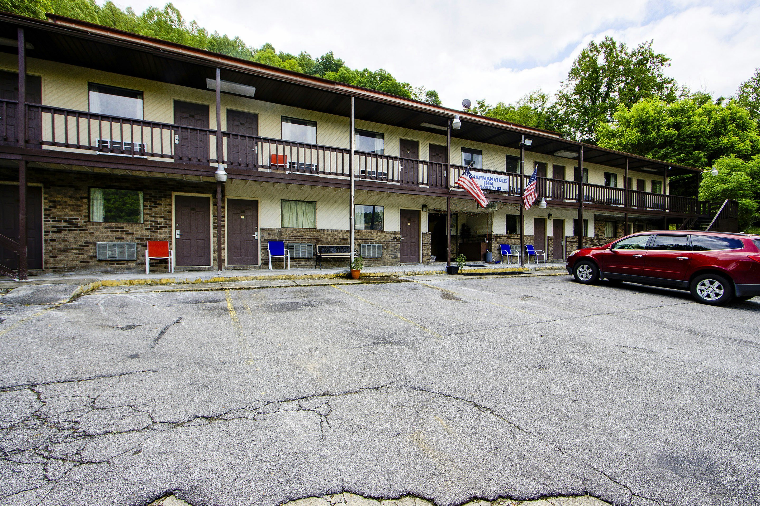 Chapmanville Inn