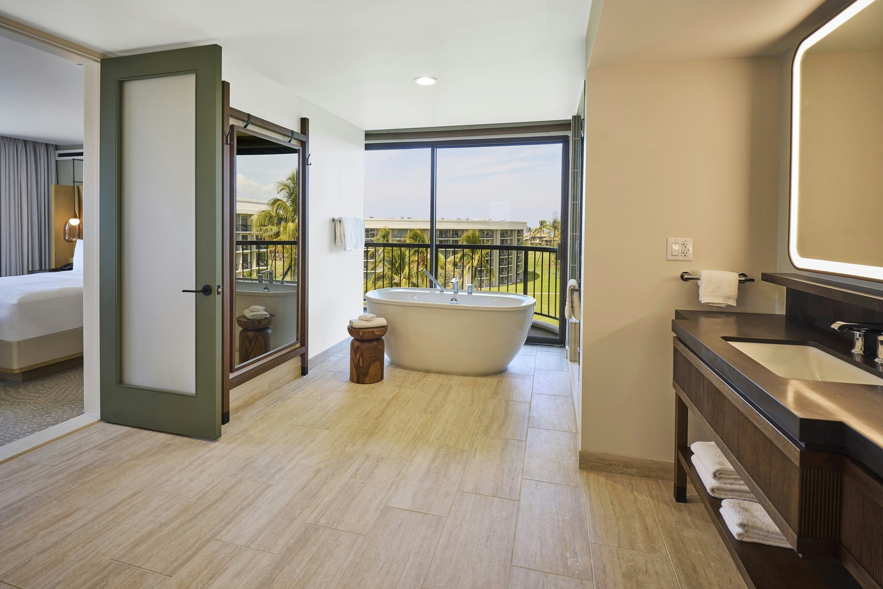 Hilton Waikoloa Village Room Type - PALACE PRES STE 1K ACC RIS