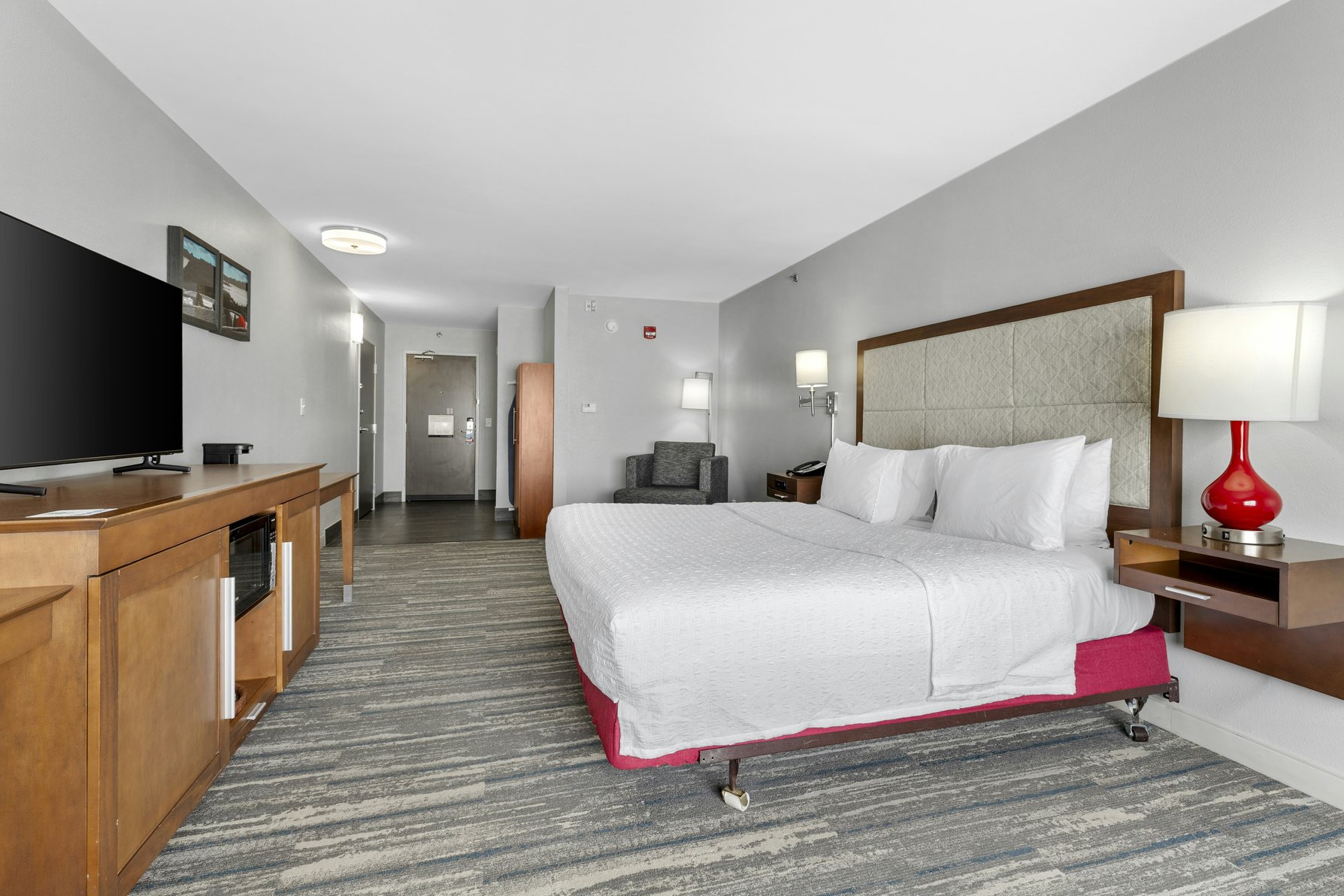 Hampton Inn Salem Room Type - 1 KNG ACCESSIBLE TUB NS