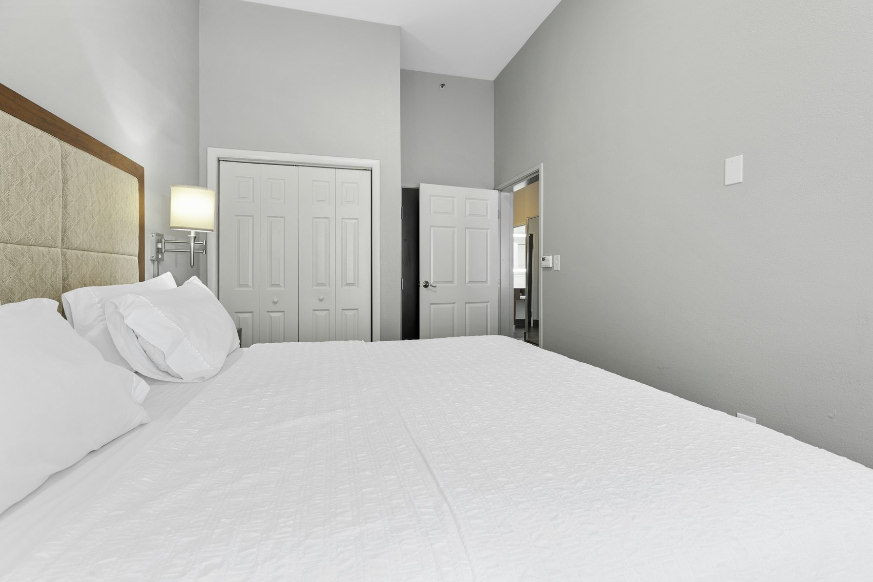 Hampton Inn Salem Room Type - 1KN 2QN ROOM MIC FRIDGE NS