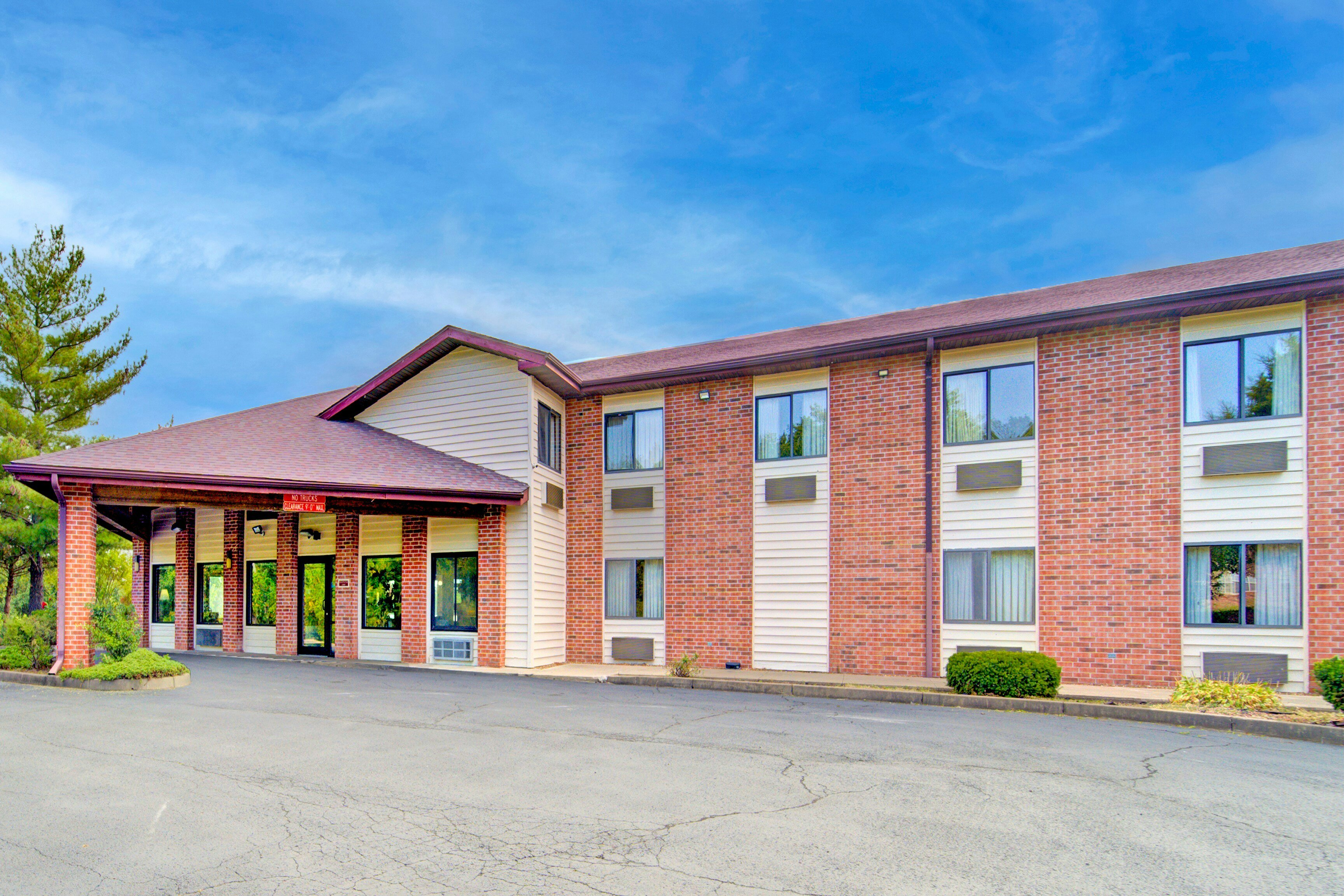 Amerihost Inn & Suites Fulton