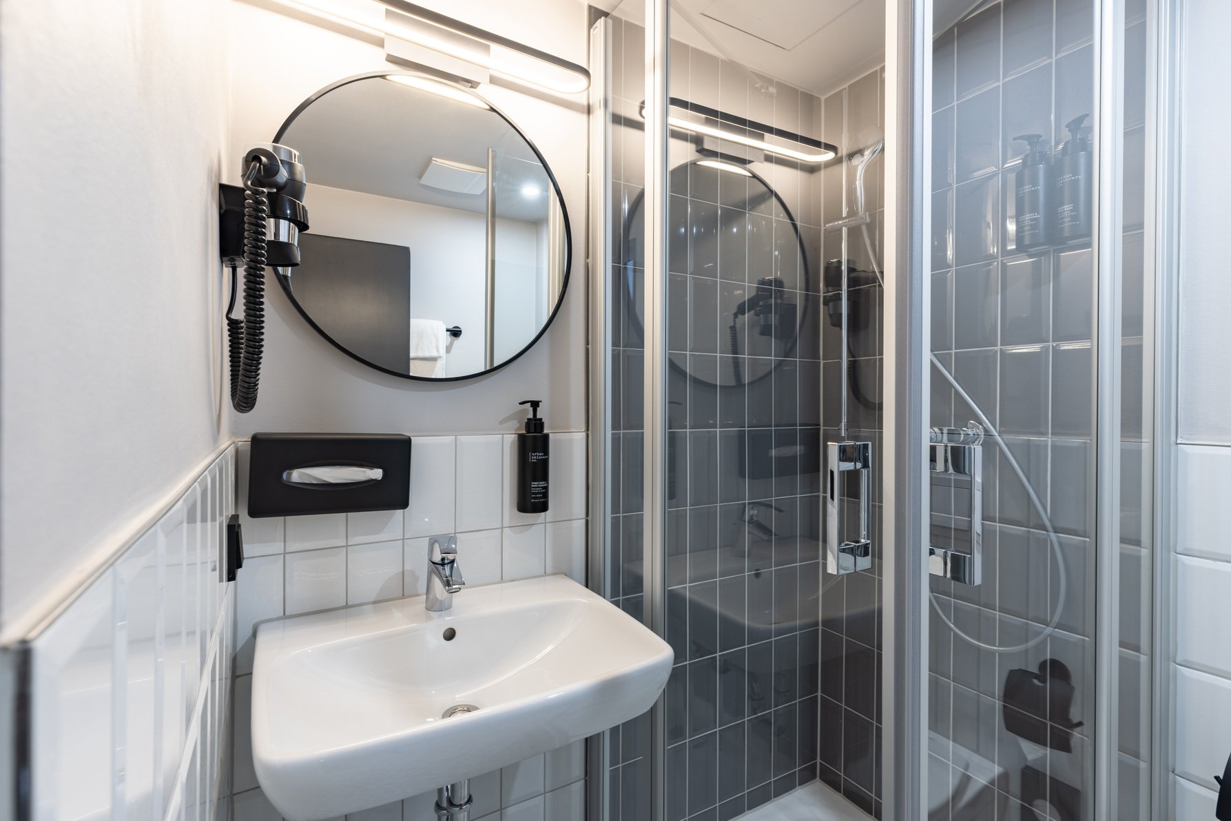 Garner Hotel Frankfurt - Main Station Room Type - Standard Queen Room