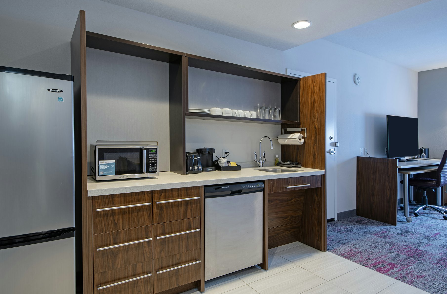 Home2 Suites by Hilton West Edmonton, Alberta, Canada Room Type - 1 KING STUDIO SUITE NOSMOK