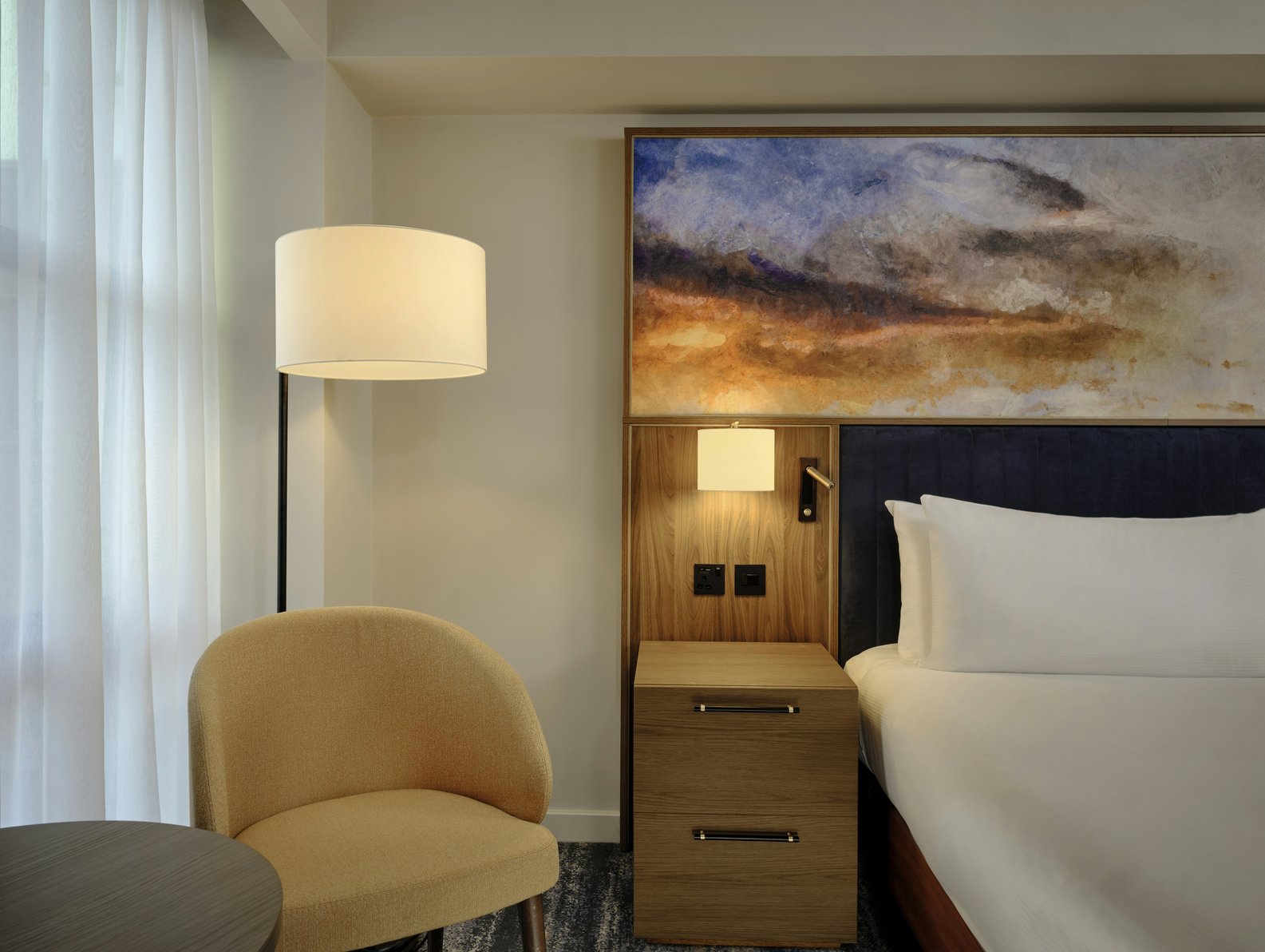 DoubleTree by Hilton Lincoln Room Type - KING GUEST ROOM