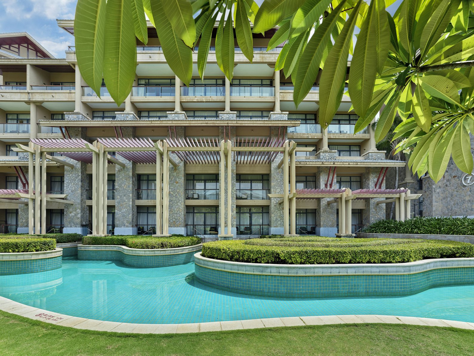 Hilton Sanya Yalong Bay Resort & Spa Room Type - TWIN LAGOON ACCESS ROOM