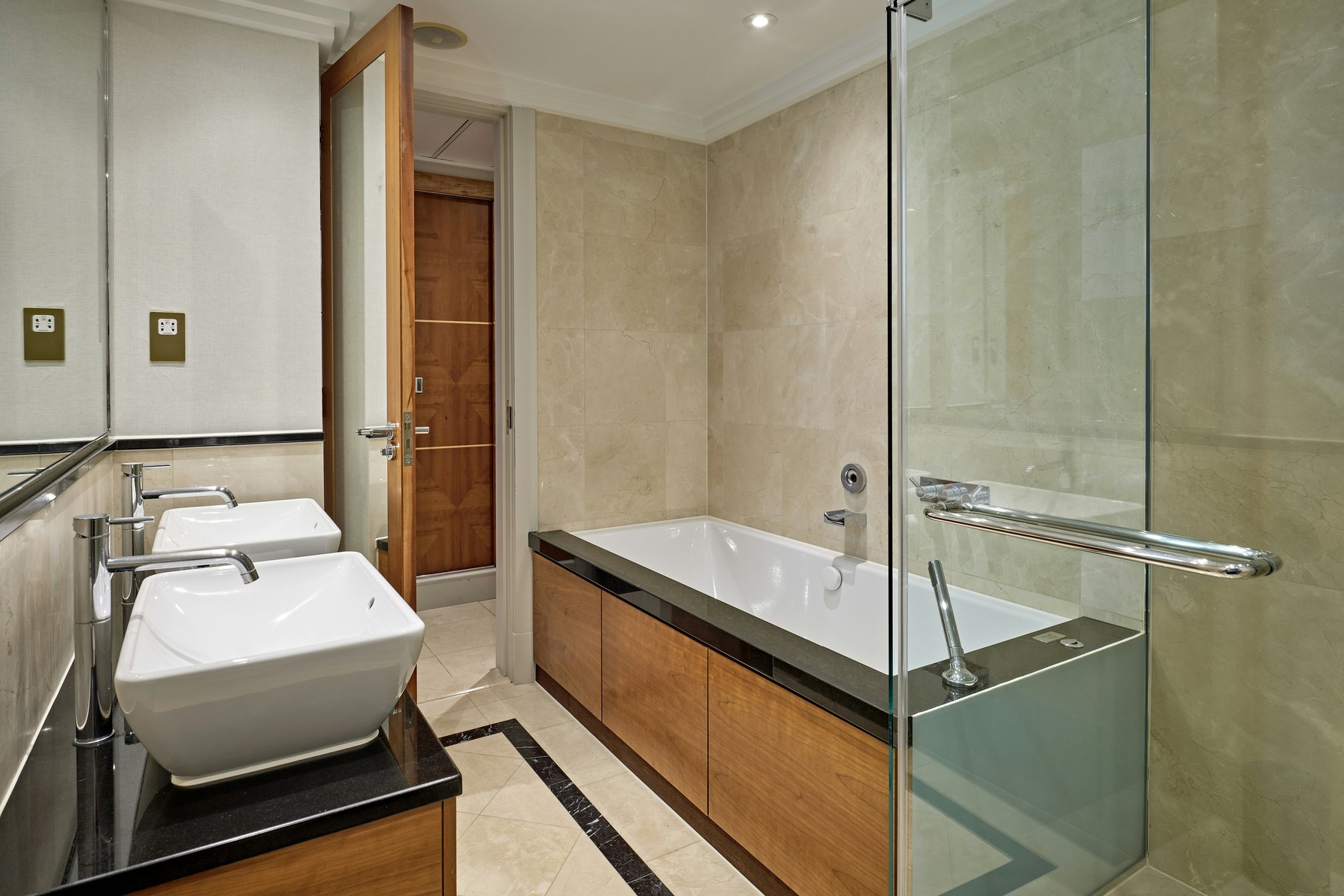 London Hilton on Park Lane Room Type - Iconic London City Suite