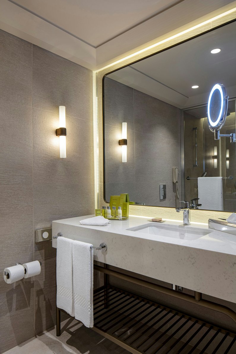Mersin HiltonSA Room Type - KING DELUXE SEA VIEW ROOM
