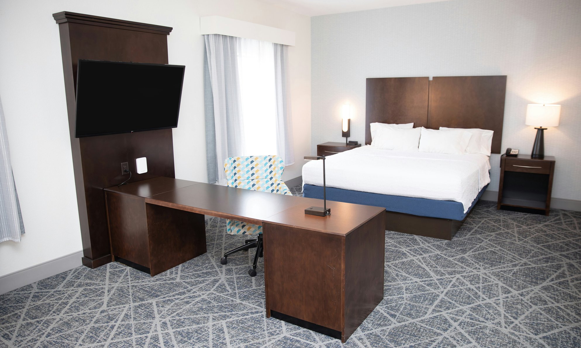 Hampton Inn & Suites by Hilton Williamsport-Faxon Exit Room Type - 1KN STDO MIC FRIDG WTBR NS