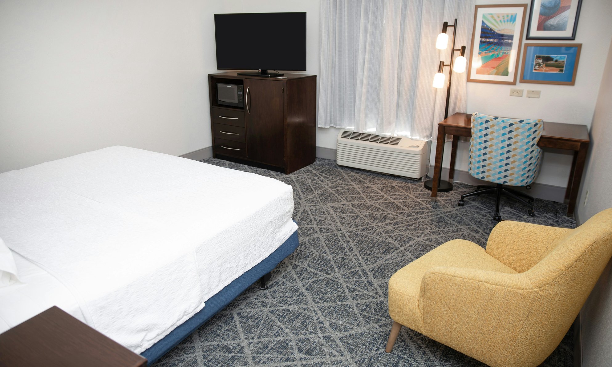 Hampton Inn & Suites by Hilton Williamsport-Faxon Exit Room Type - 1KNG MOB HEAR ACC W TUB NS