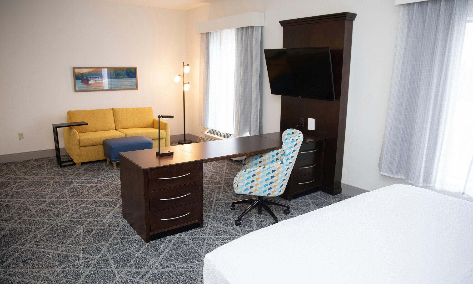 Hampton Inn & Suites by Hilton Williamsport-Faxon Exit Room Type - 1KN MOB HEA ACC RIS STU NS