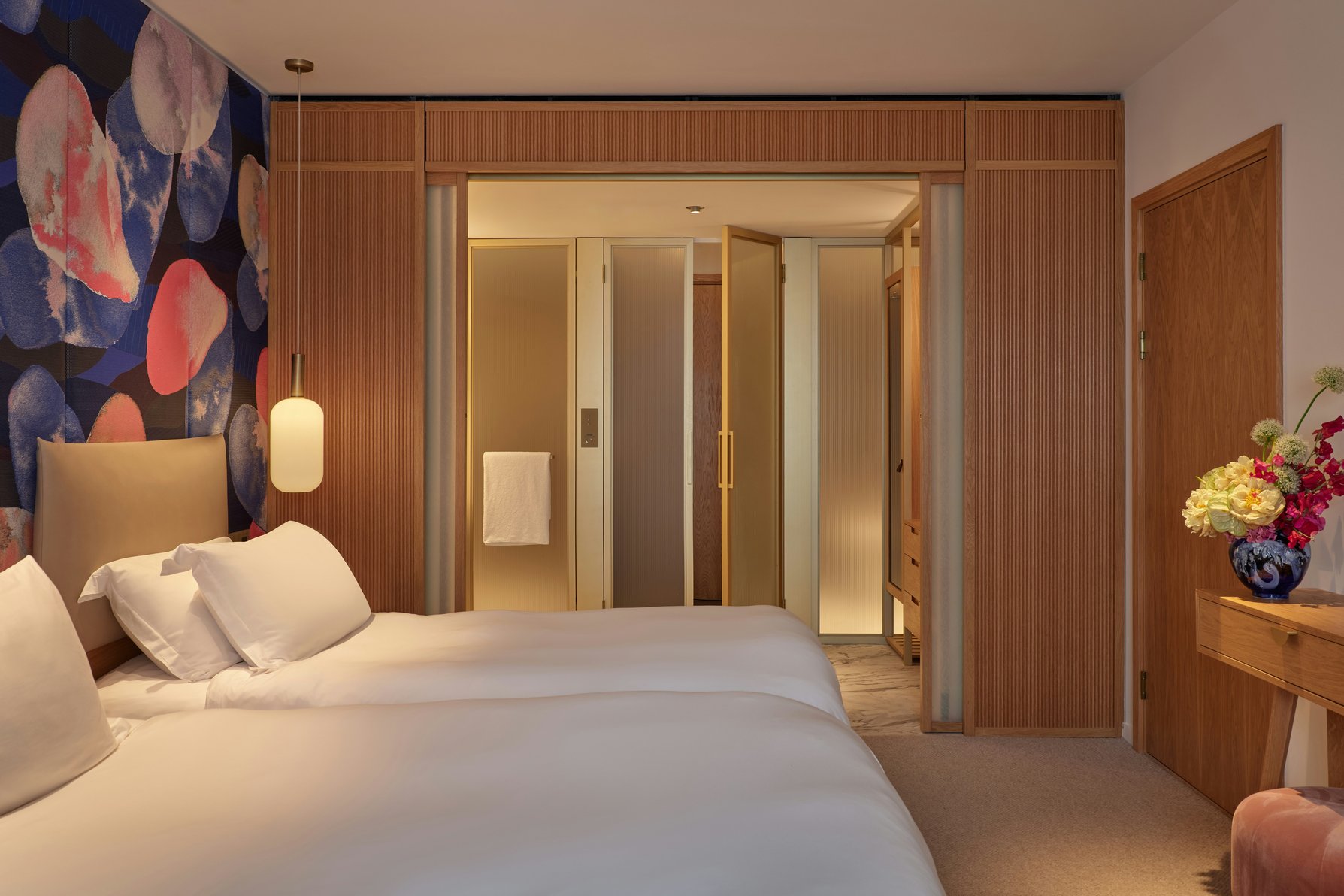 The BoTree London, Curio Collection by Hilton Room Type - Junior Twin Suite