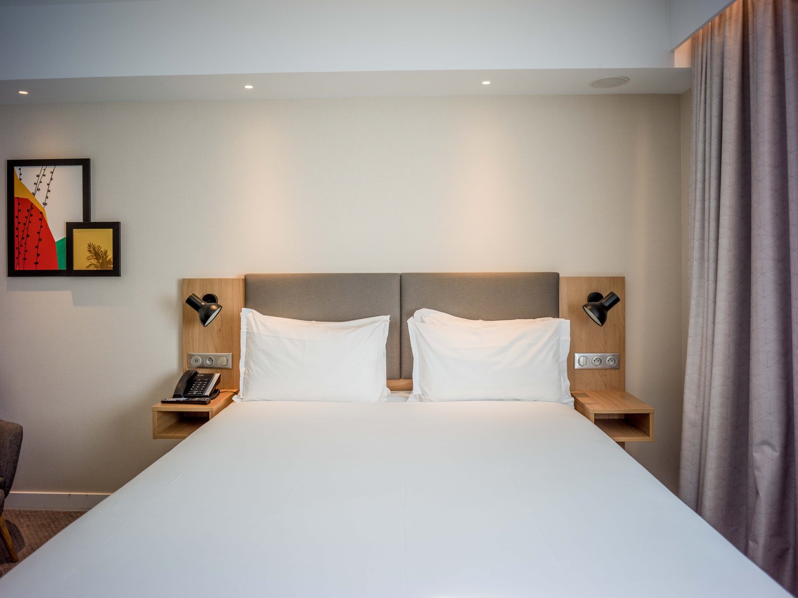 Holiday Inn PARIS - CDG AIRPORT Room Type - 1 Queen Standard Garden View