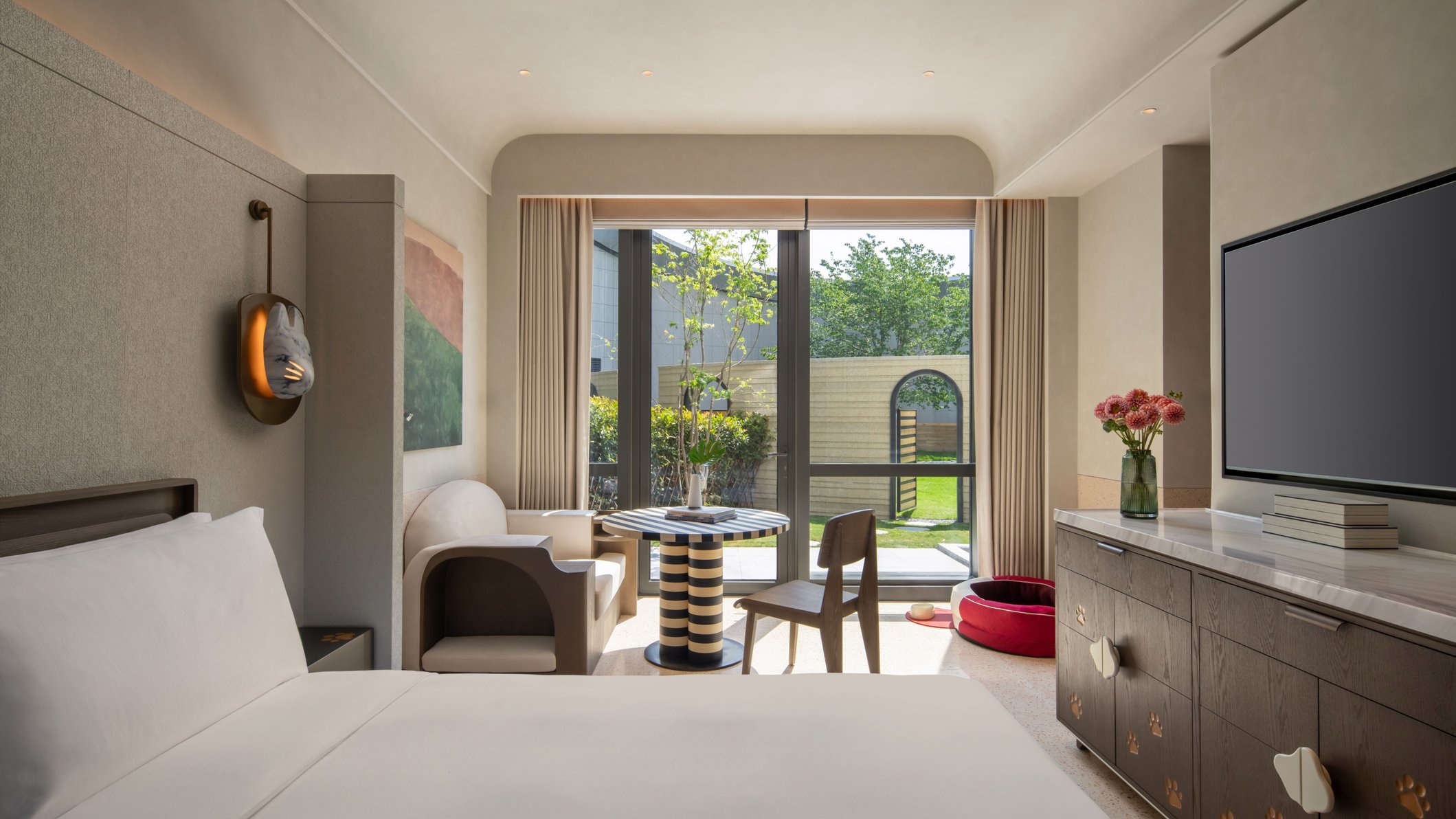 Kimpton NINE TREES SHANGHAI by IHG Room Type - 1 King Premium Pet Friendly Courtyard