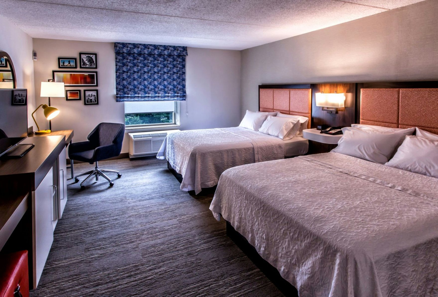 Hampton Inn & Suites by Hilton Staten Island Room Type - Double Queen Suite