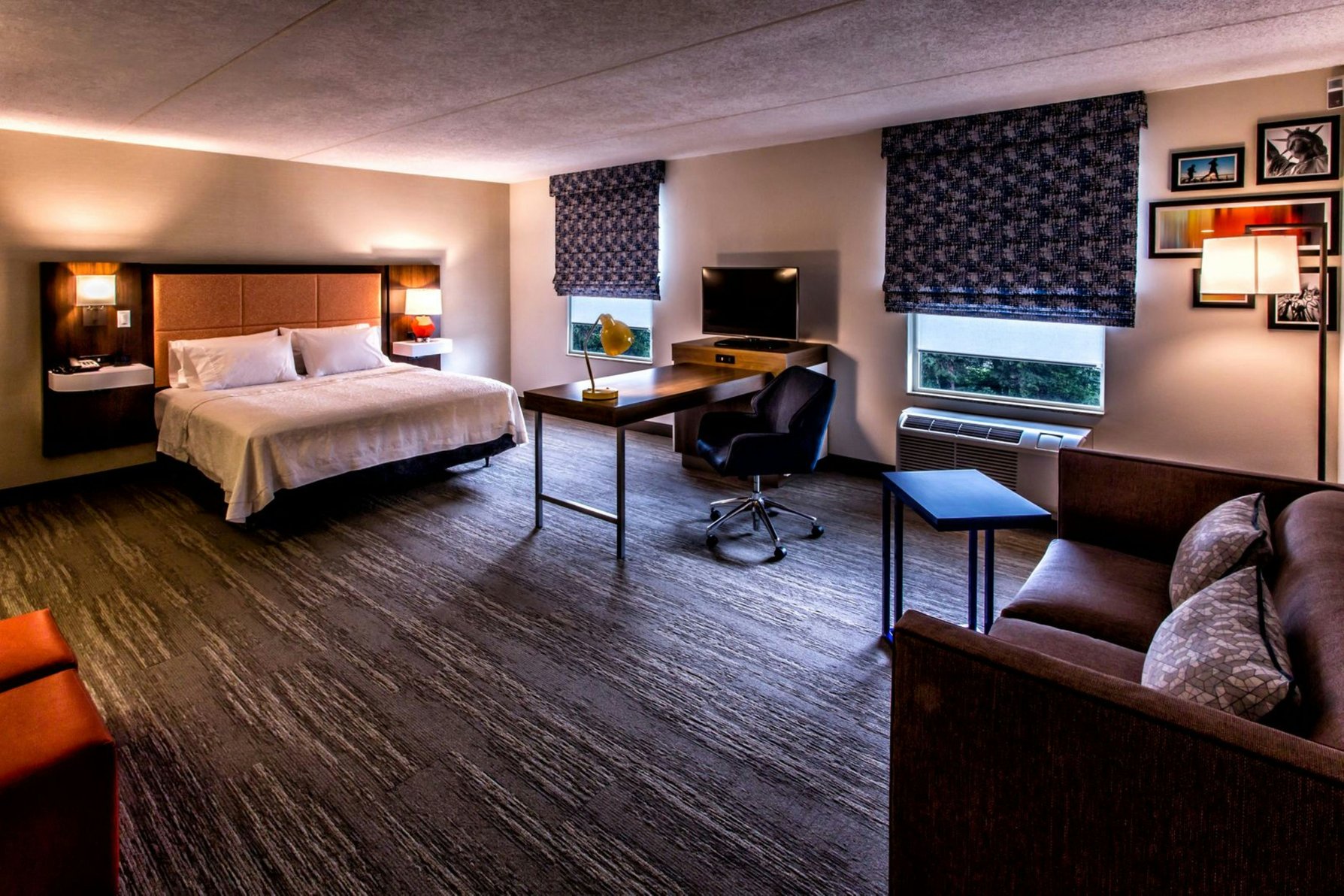 Hampton Inn & Suites by Hilton Staten Island Room Type - 1 KING STUDIO ALCOVE NS