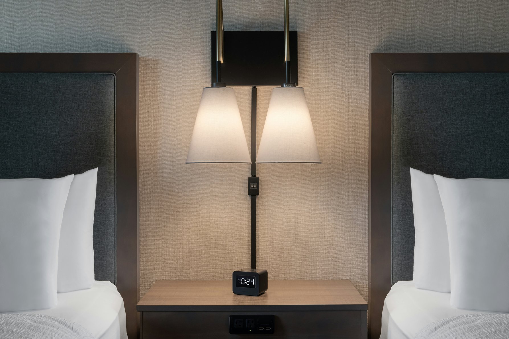 Hampton Inn and Suites Roanoke Downtown Room Type - 2QN MOB HEARING ACC TUB NS