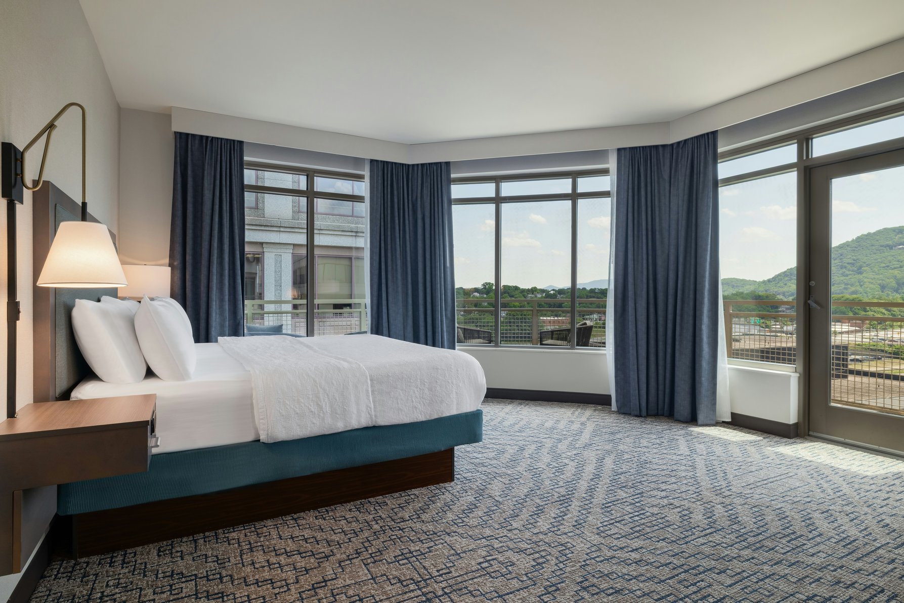 Hampton Inn and Suites Roanoke Downtown Room Type - 1K STUDIO CITY HEAR ACC NS