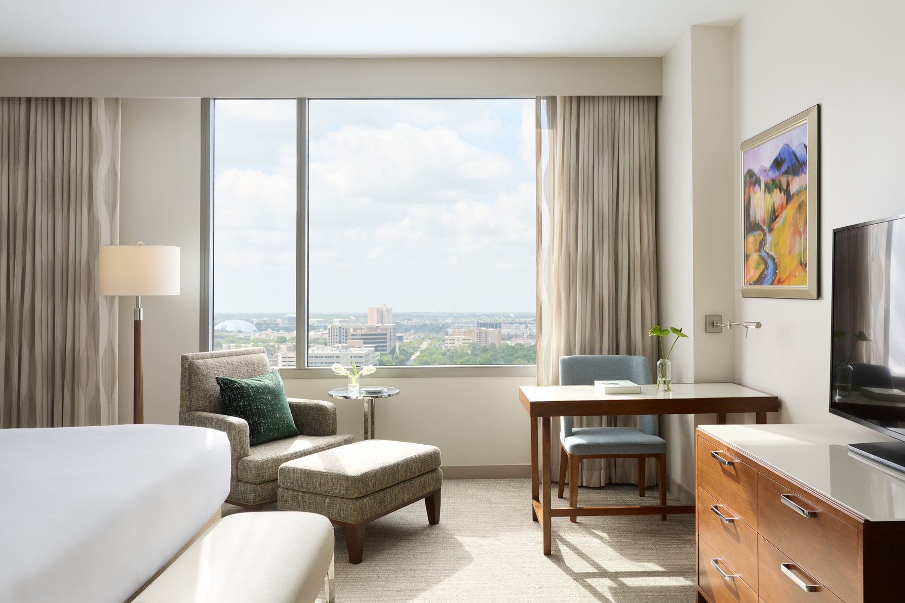Intercontinental houston medical center Room Type - 1 King Junior Suite Lounge Access
