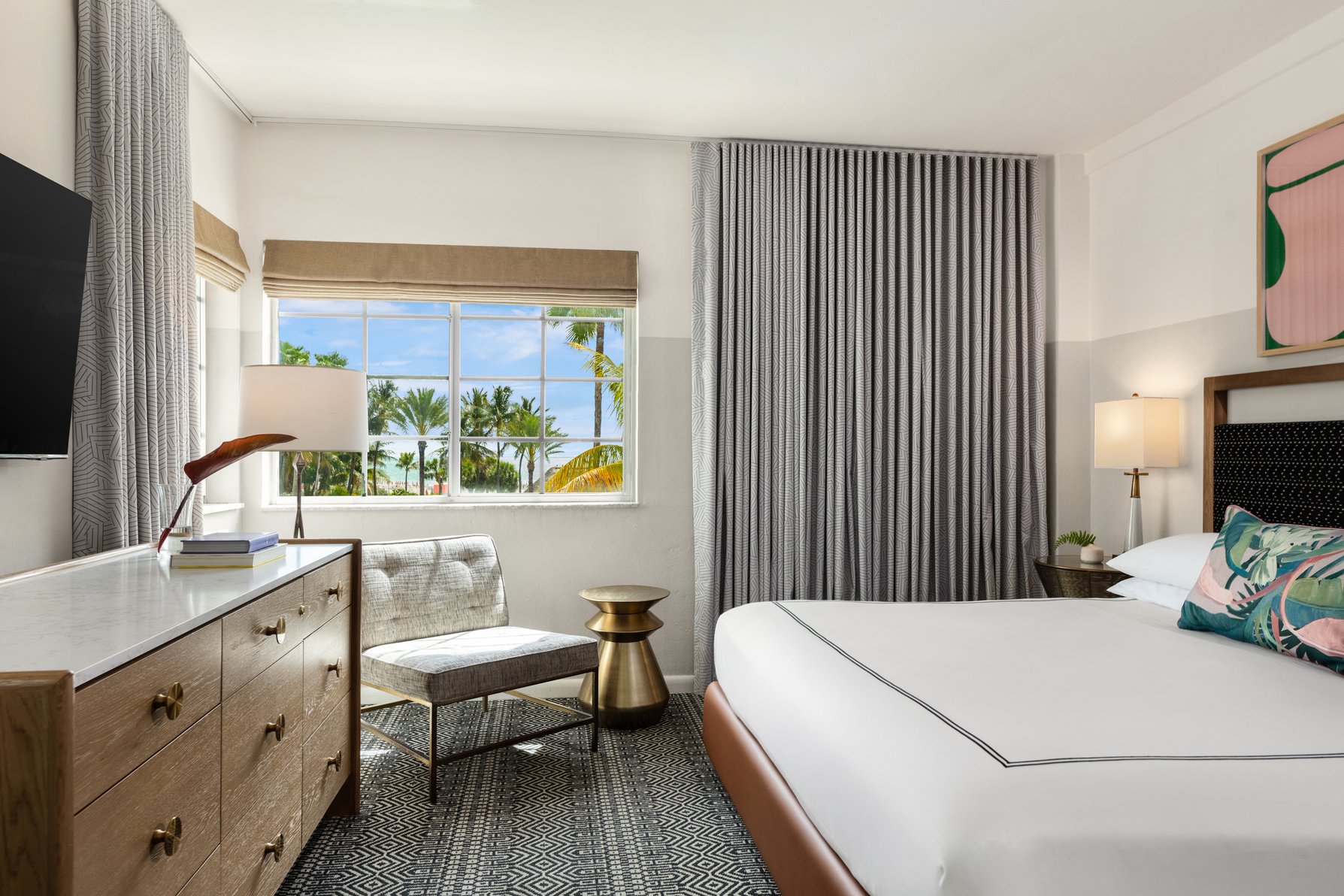 Kimpton Surfcomber Hotel, an IHG hotel Room Type - 1 King Premium Oceanfront Kimpton Surfcomber Hotel, an IHG hotel Room Type - 1 King Premium Oceanfront