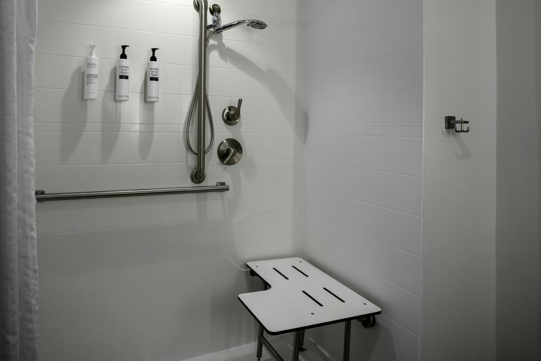 Hilton Garden Inn Jackson Room Type - 2QN MOB HEA ACC STE RI-SHW