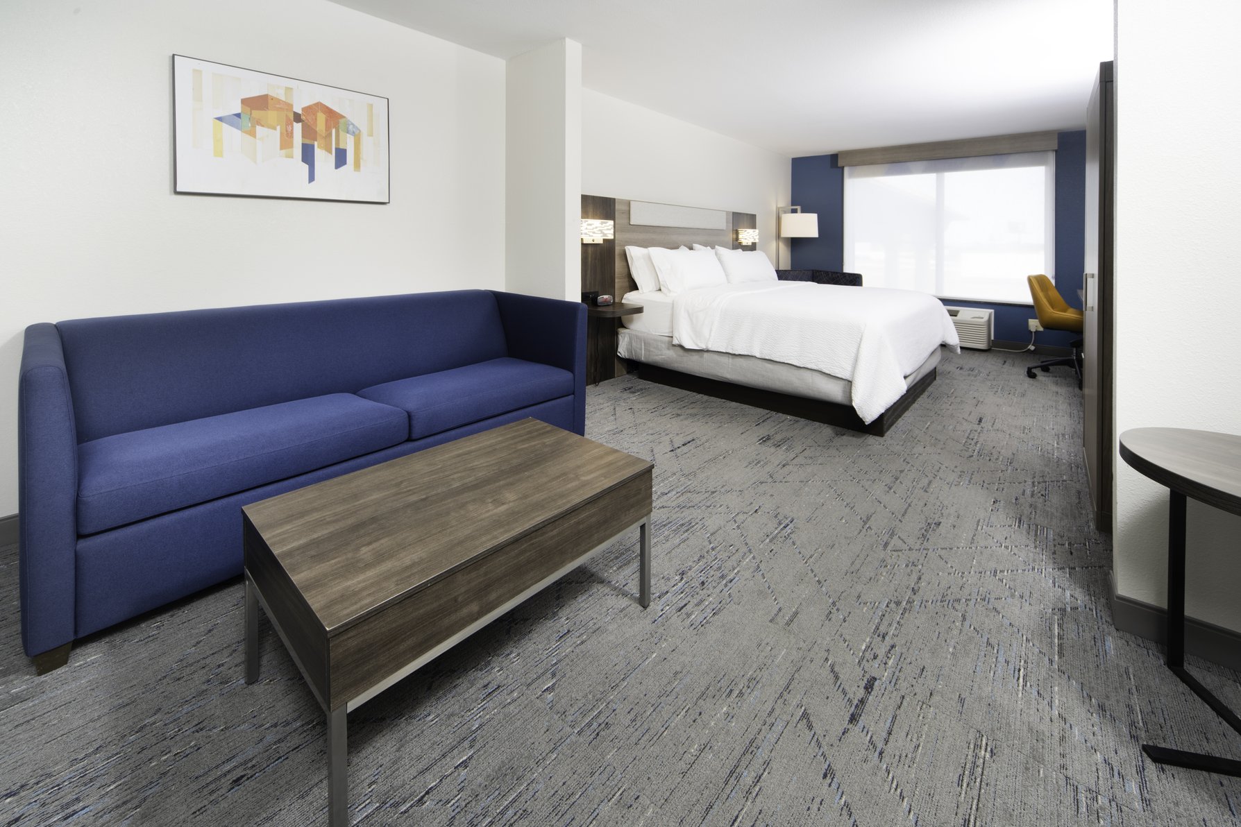 Holiday Inn Express Hotel & Suites St. Charles Room Type - 1 King Bed Suite Comm Mobil Access Tub
