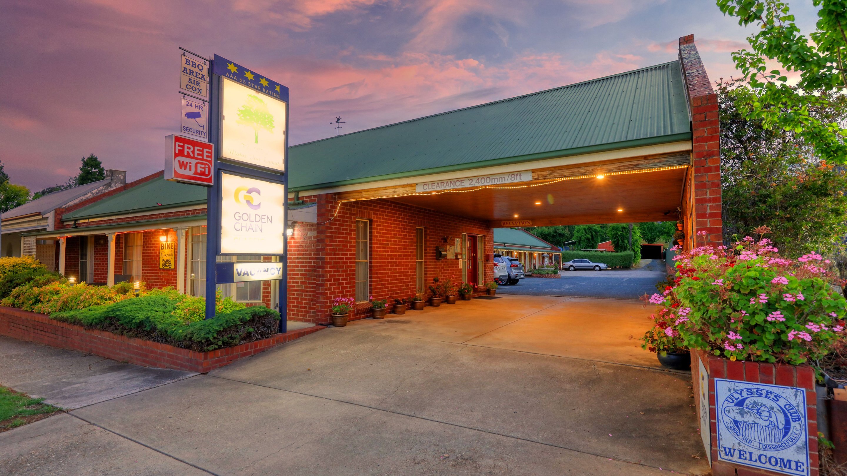 Elms Motor Inn